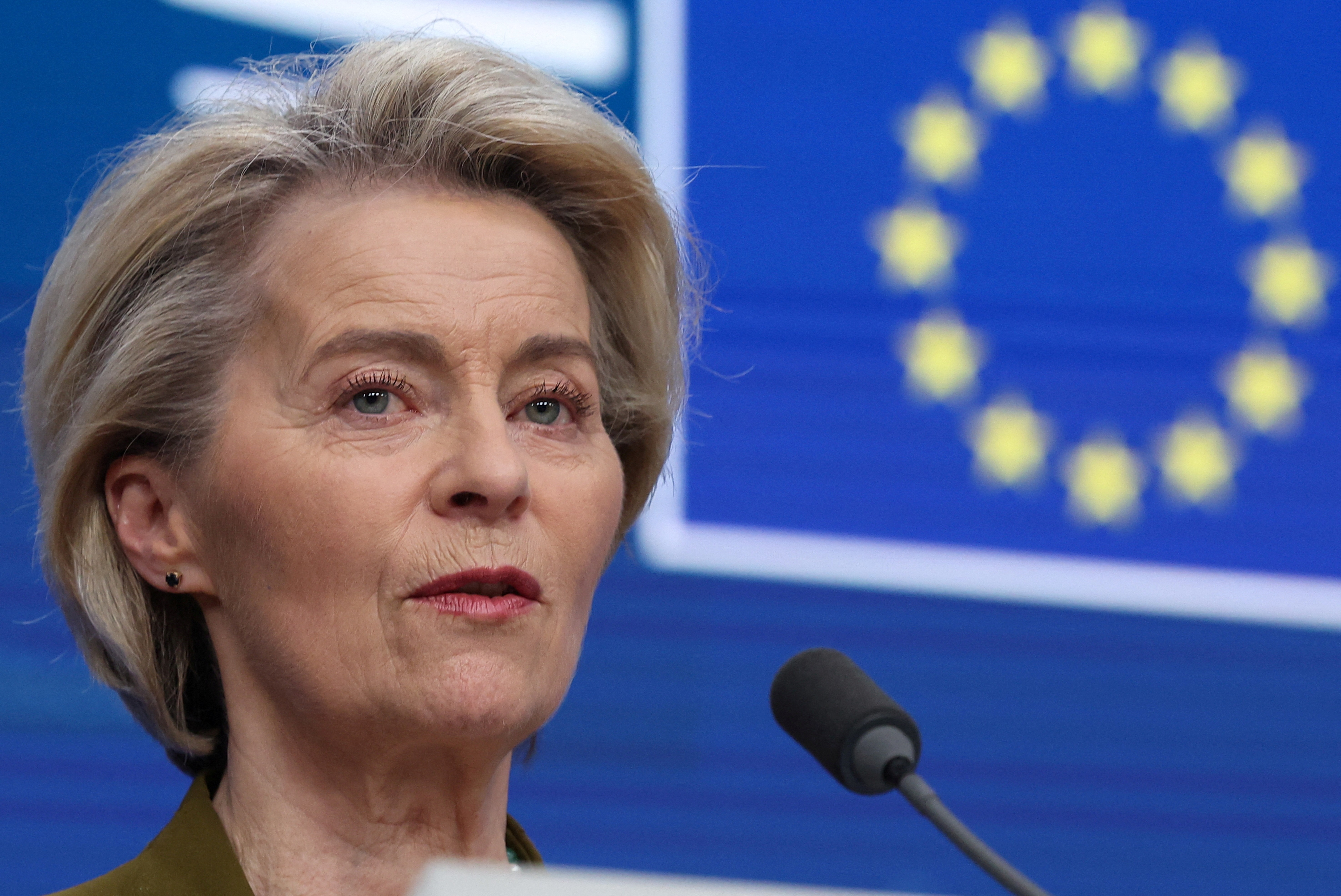 União Europeia estende suspensão de retaliação a tarifaço de Trump até agosto, anuncia Von der Leyen