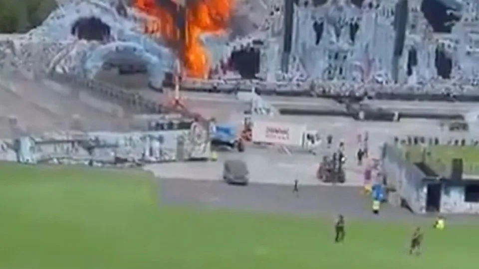 Incêndio toma conta do palco principal do Tomorrowland na Bélgica