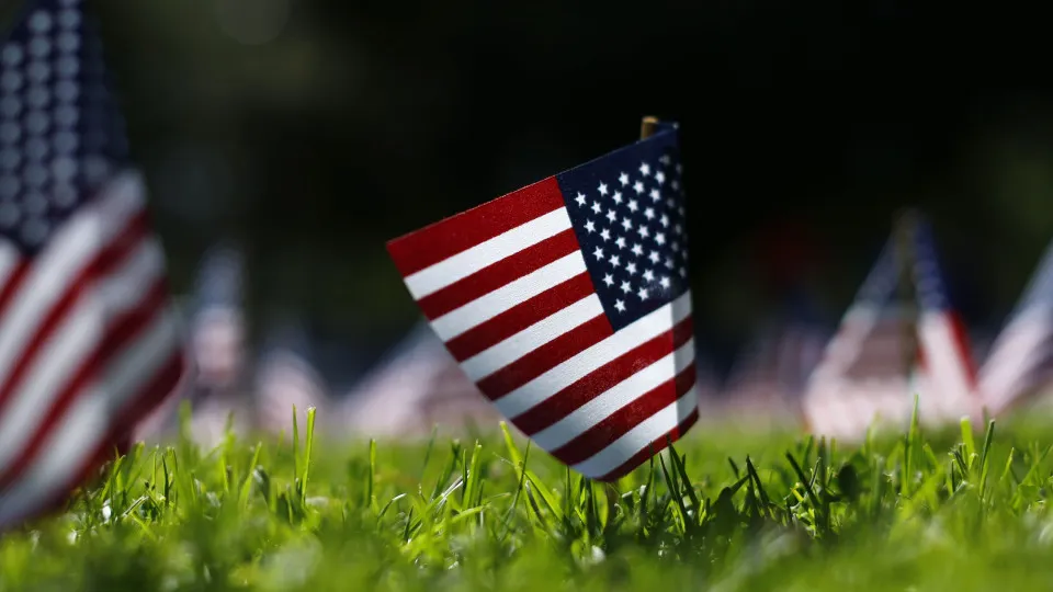 Barco atingido por duplo ataque dos EUA escoltava navio rumo ao Suriname