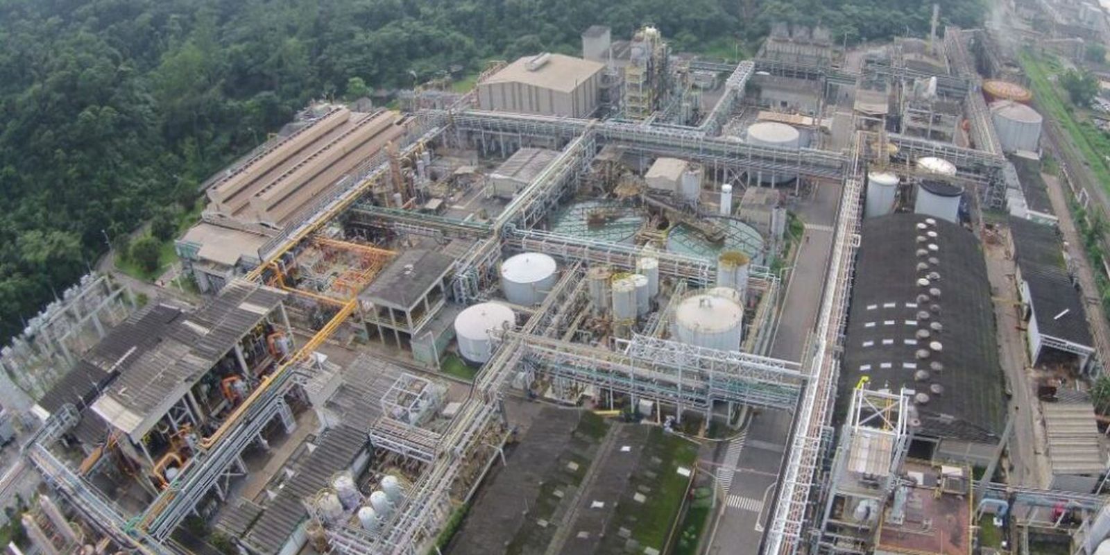 Cubatão pede ajuda para tentar reverter fechamento de fábricas