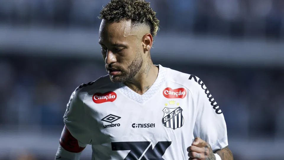 Neymar encara algoz Vasco de olho em 'três finais' por vaga na seleção