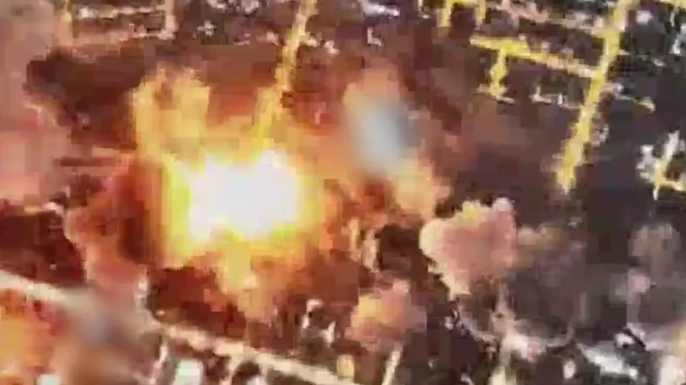 Vídeo: 50 caças de Israel atacam bunker que era de Ali Khamenei no Irã