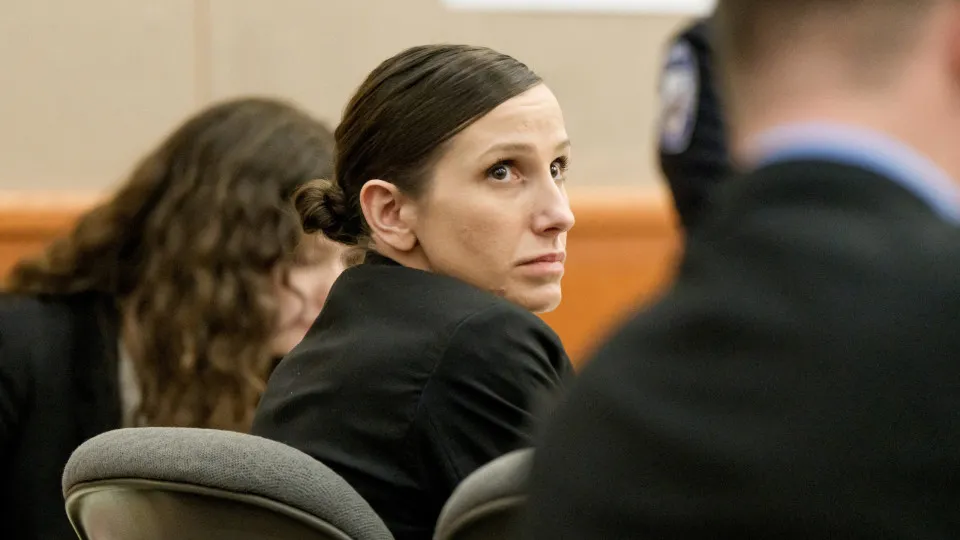 Autora que escreveu livro sobre luto do marido é condenada por matá-lo