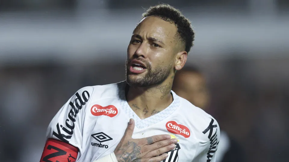 Corte de Neymar gera reação do craque após decisão de Ancelotti