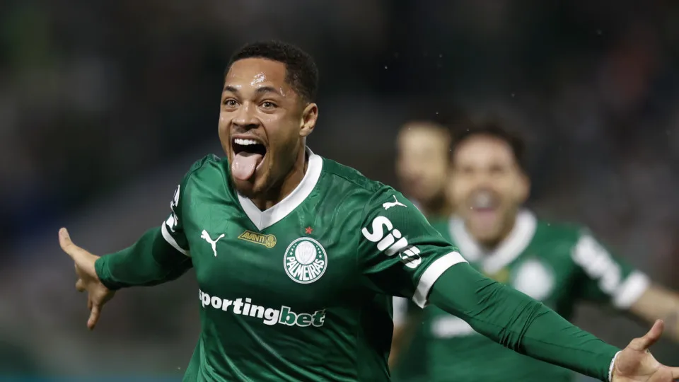 Palmeiras terá 'maratona' fora de casa e trabalha para recuperar Vitor Roque