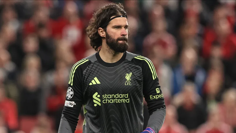 Liverpool confirma lesão de Alisson e acende alerta na Seleção Brasileira