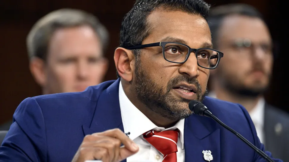 Depois de Noem e Bondi, Trump pondera afastar diretor do FBI