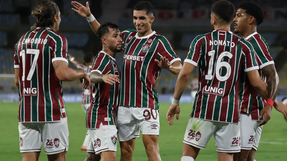 Fluminense joga para manter o embalo contra o Coritiba de olho na liderança do Brasileirão