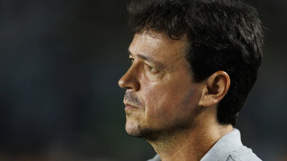 Diniz exalta entrega dos jogadores do Corinthians em vitória na estreia pela Libertadores