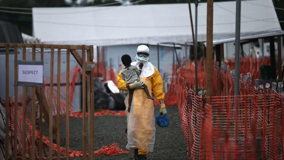 Surto de ebola: EUA restringem entrada de viajantes de 3 países africanos; veja quais