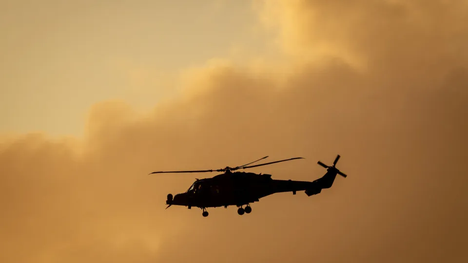 Helicóptero da Marinha Real cai em Devon