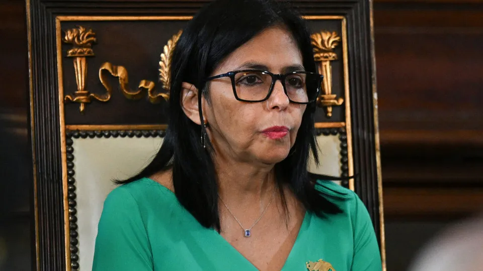 Ministro da Defesa do Brasil se reúne com presidenta da Venezuela
