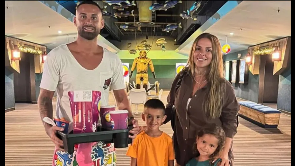 Jogador que perdeu família em terremoto "está sedado", diz irmã