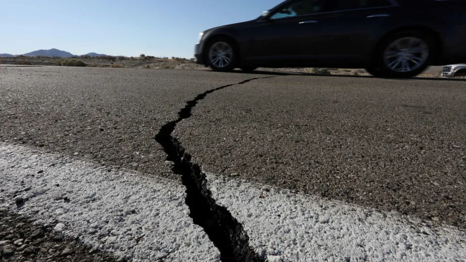 Japão é atingido por terremoto que deixa ao menos dez pessoas feridas