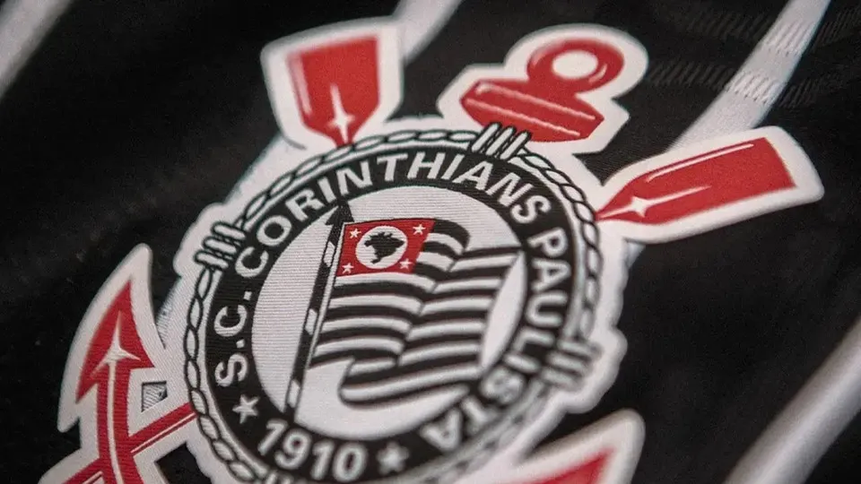 Justiça de SP anula mandatos vitalícios de conselheiros do Corinthians