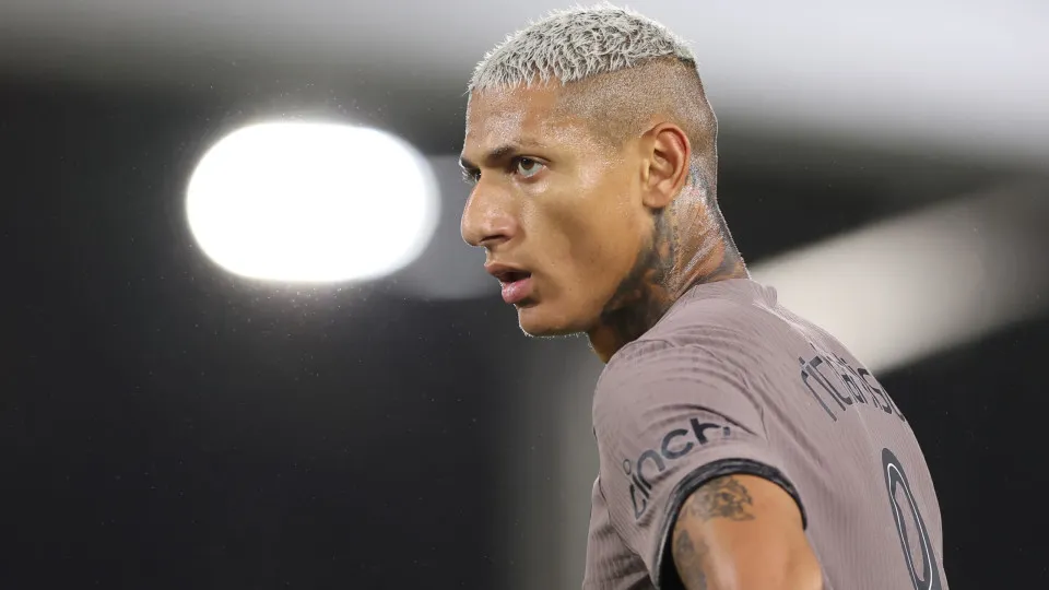 Richarlison e Vasco terminam sem acordo, e atacante segue no Tottenham