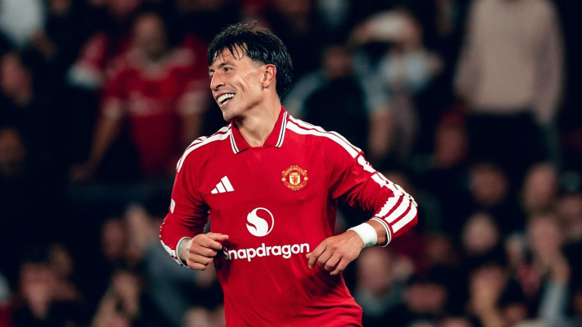 Zagueiro do Manchester United pede desculpas após críticas à diretoria