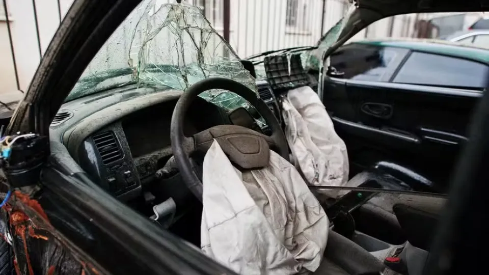 Brasileira morre após carro capotar durante possível ato sexual em Lisboa