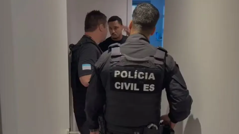 Atacante do Vasco investigado por tráfico entrega passaporte