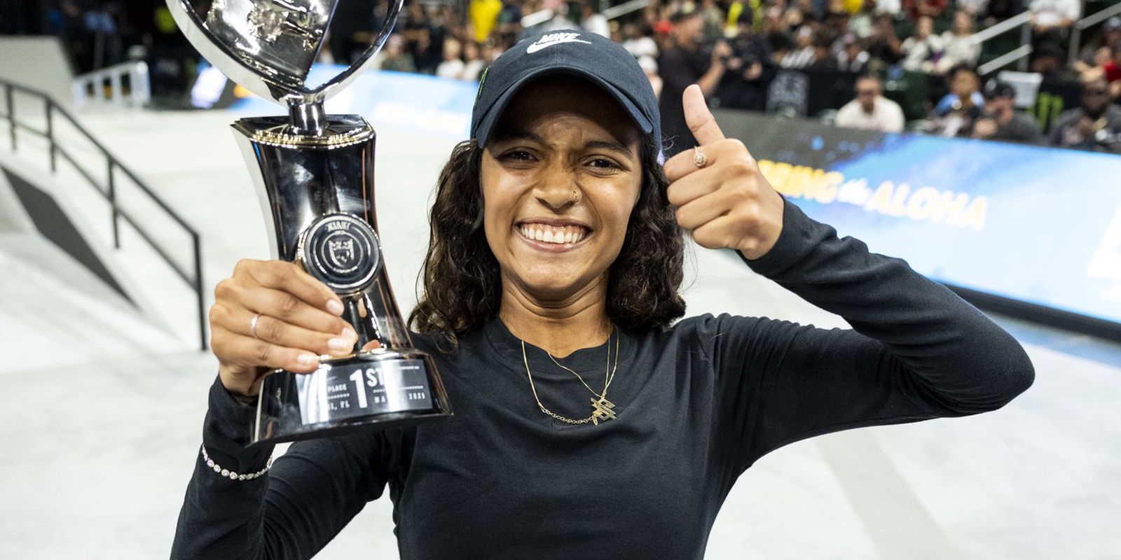 Rayssa Leal estreia na temporada da SLS com vitória na etapa de Miami