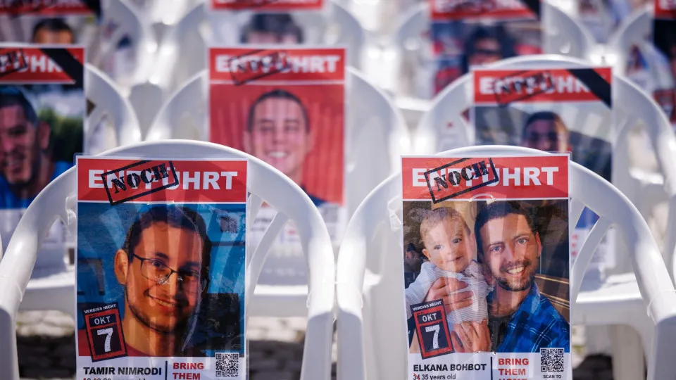 Famílias acusam governo israelense de sacrificar reféns em Gaza